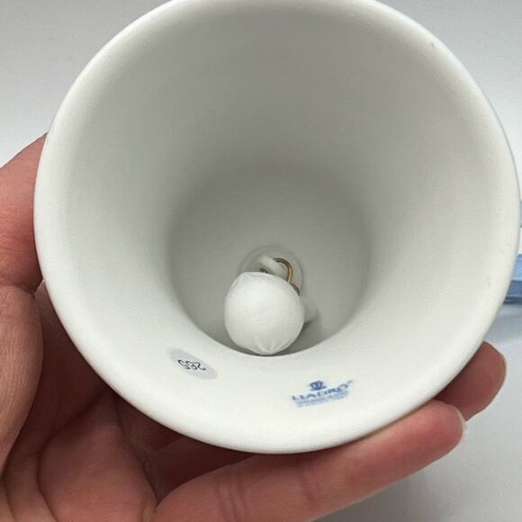 Llardo 1998 porcelain Christmas bell ornament - Picture 10 of 10